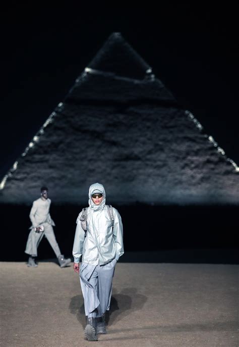 dior giza show